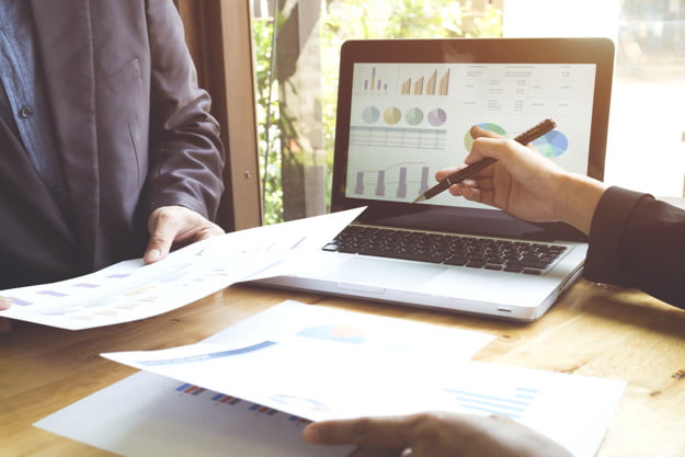 Business people discussion